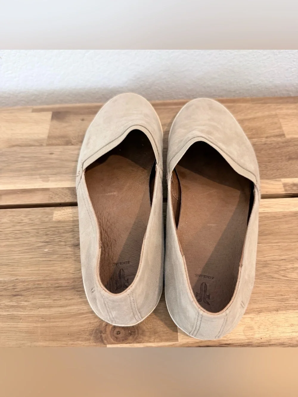 FRYE- Melanie Slip On in Cream - Size 7